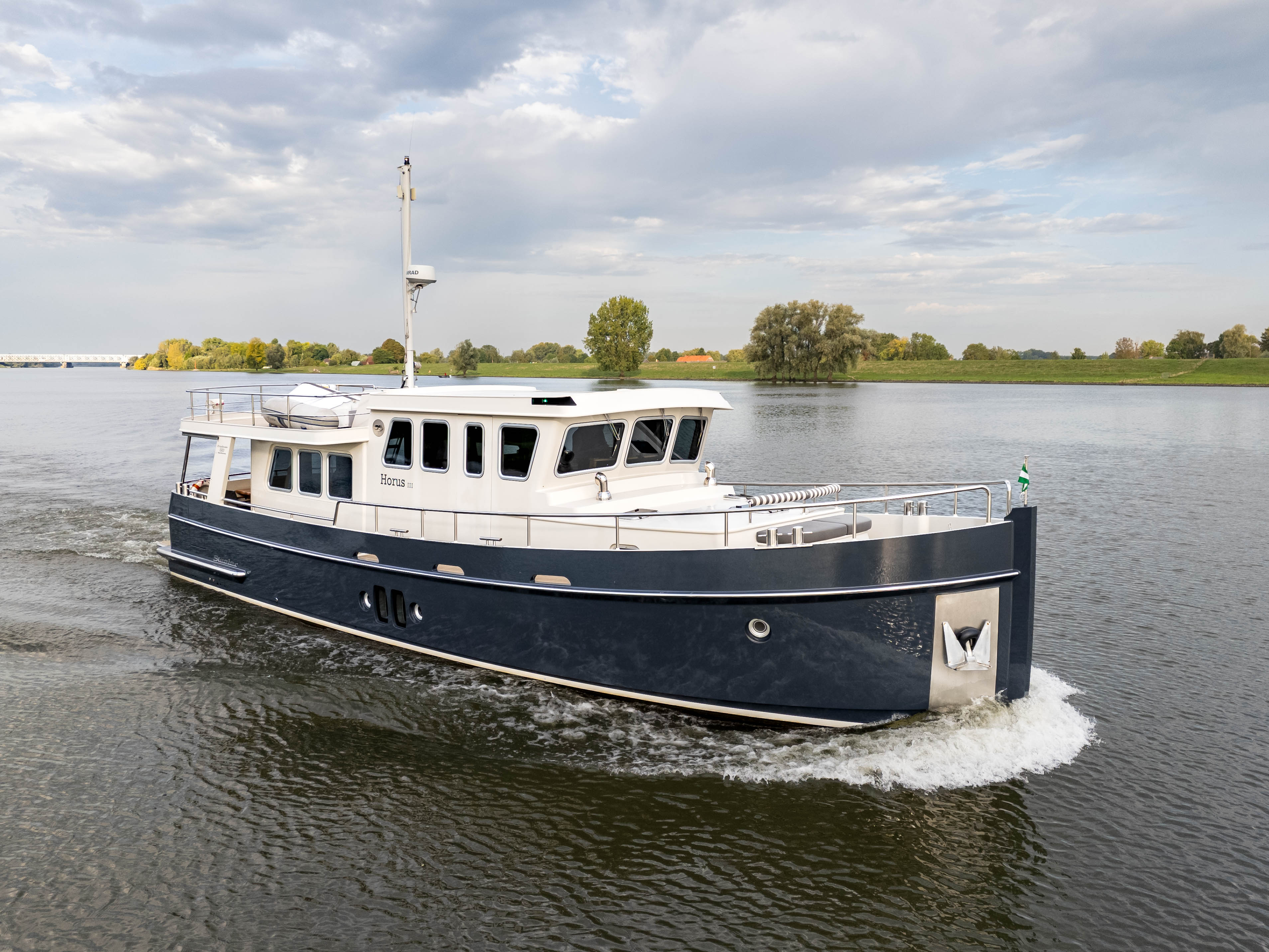 STEELER EXPLORER 50 PILOTHOUSE